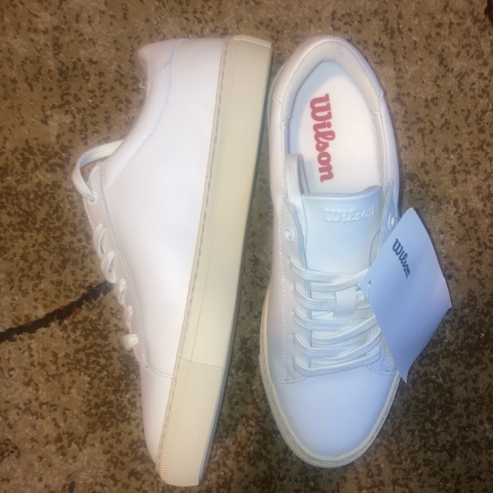 NEW Wilson Classic Premium Tennis Shoes